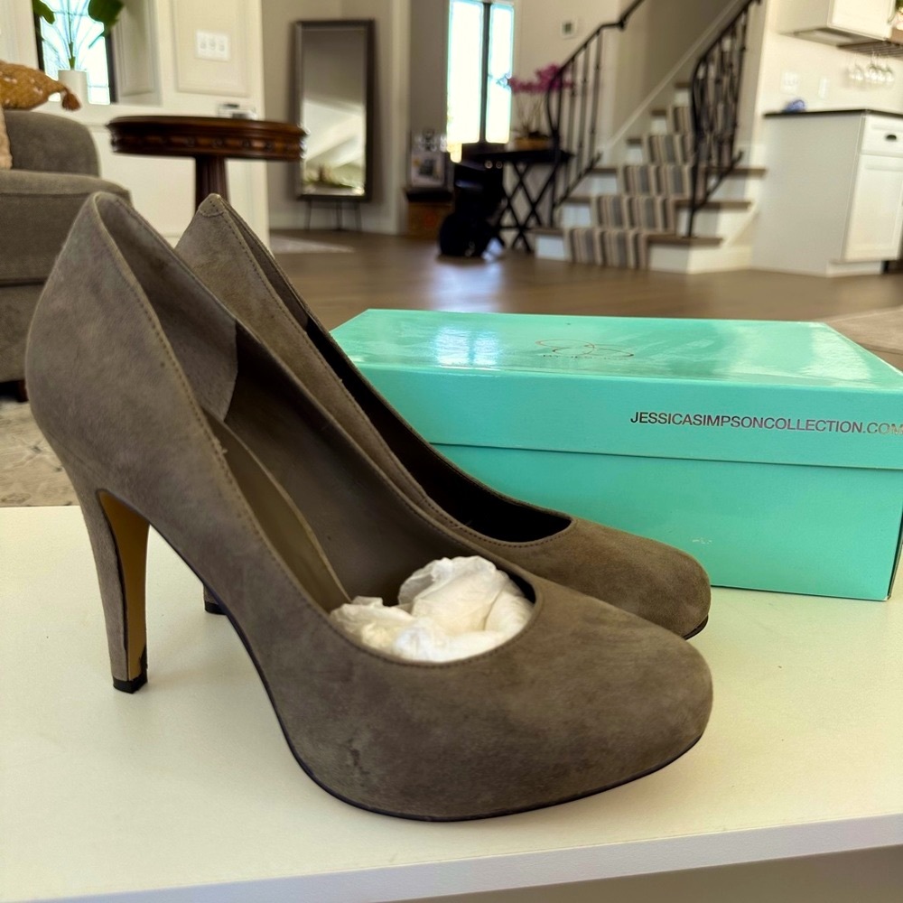 JESSICA SIMPSON Suede Pumps, Taupe (Smoke), Size 8.5, NWB
